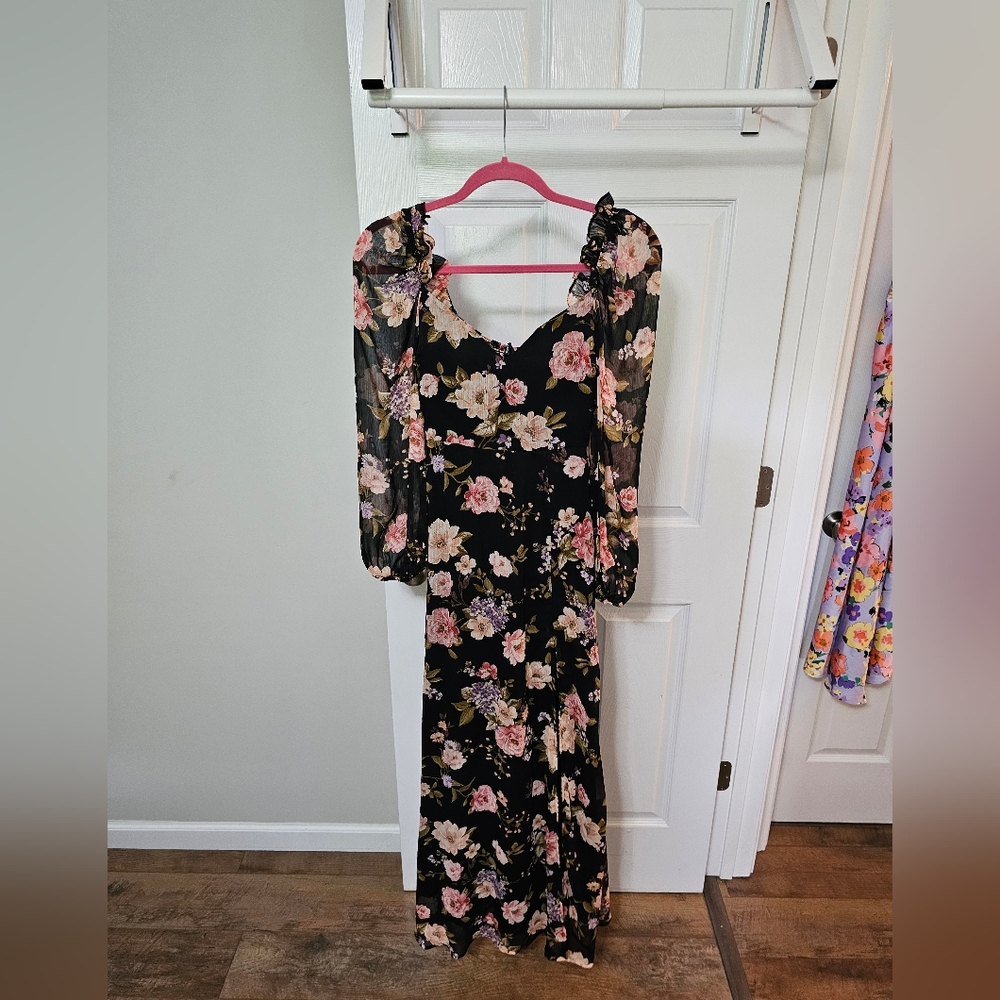 WINDSOR BLACK FLORAL DRESS W/ SLEEVES XS